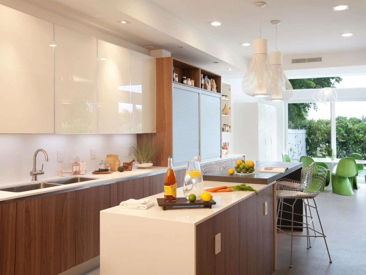 How Modern Kitchen Cabinets in 2025 Can Transform Your Home Design