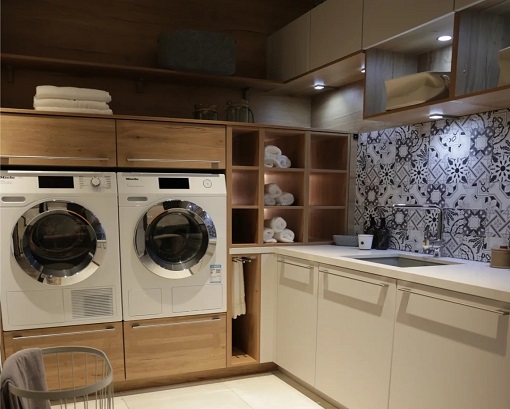 Farmhouse Laundry Cabinets: Stylish & Space-Saving Storage for Modern Laundry Rooms